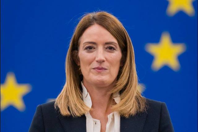 Roberta Metsola annuncia i primi insigniti dell’Ordine europeo al Merito a Strasburgo