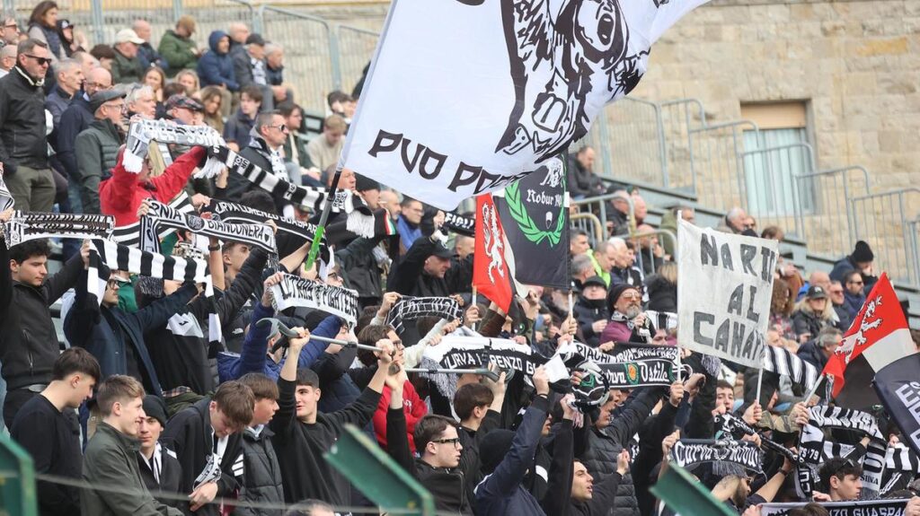 Robur: playoff e futuro incerto per la proprietà svedese