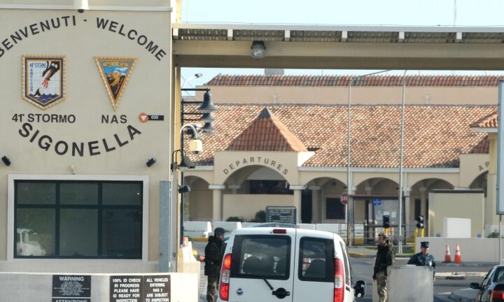Roma nega l'uso della base di Sigonella agli Usa per operazioni in Medio Oriente