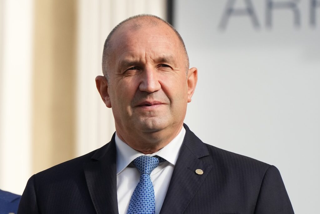 Rumen Radev annuncia la candidatura alle elezioni anticipate del 19 aprile in Bulgaria