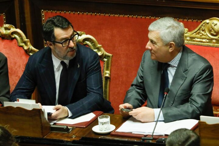 Salvini e Tajani divisi sulle sanzioni contro il petrolio russo: il vicepremier chiede un cambio di rotta