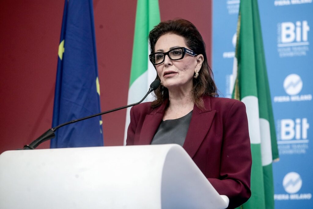 Santanché valuta l'addio al governo dopo le dimissioni di Delmastro e Bartolozzi