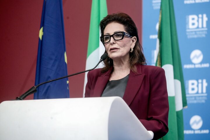 Santanché valuta l'addio al governo dopo le dimissioni di Delmastro e Bartolozzi