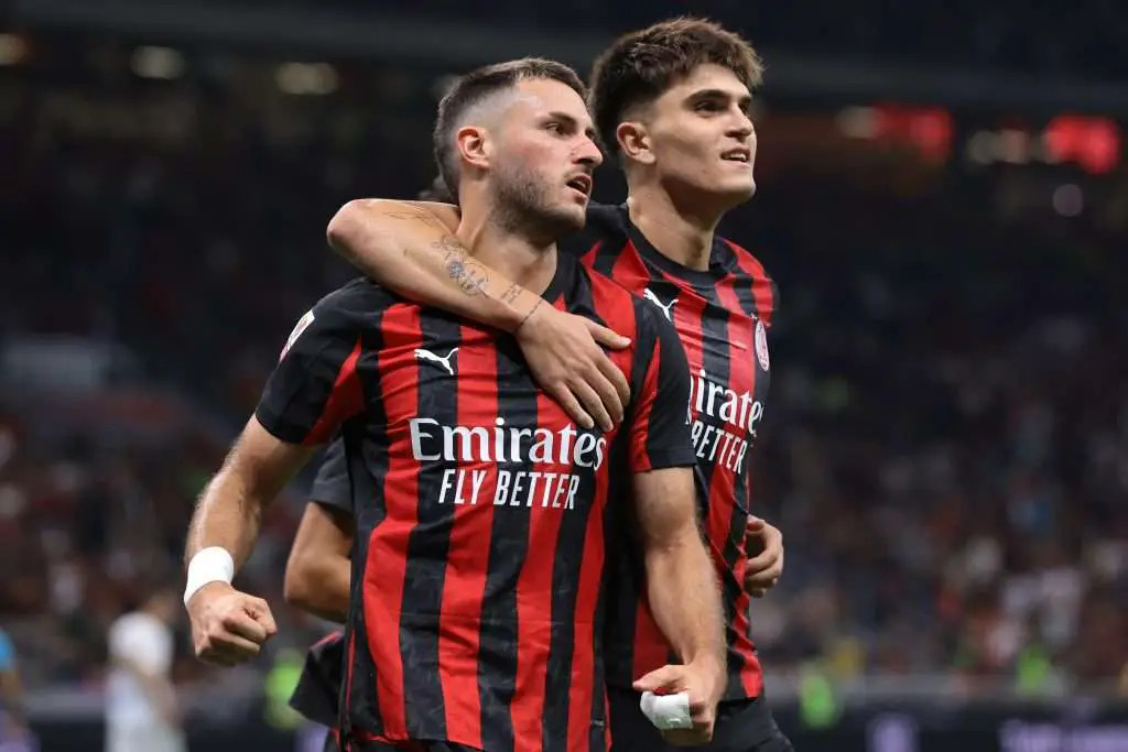 Santi Gimenez punta a tornare in forma per il derby contro l'Inter