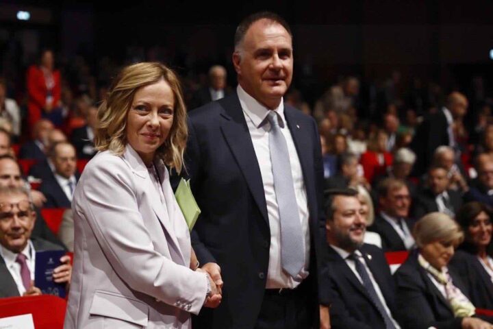 Scontro tra il governo Meloni e Confindustria sul decreto Fisco: critiche per tagli al credito d’imposta