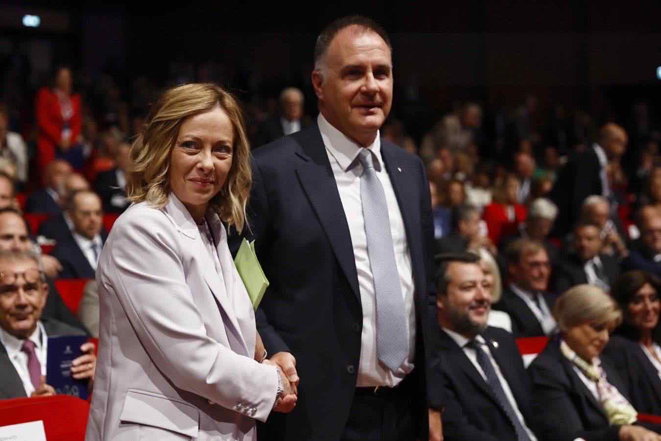 Scontro tra il governo Meloni e Confindustria sul decreto Fisco: critiche per tagli al credito d’imposta