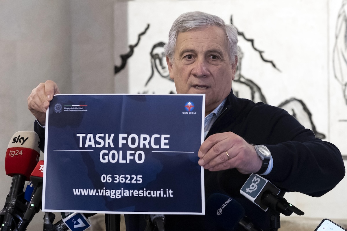 Tajani accusa l'Iran di aver provocato l'attacco di Israele e Stati Uniti