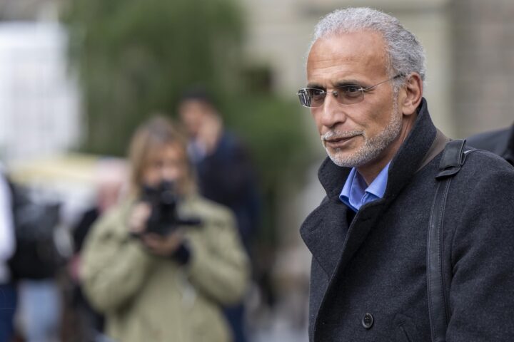 Tariq Ramadan condannato a 18 anni di carcere in Francia per stupro di tre donne
