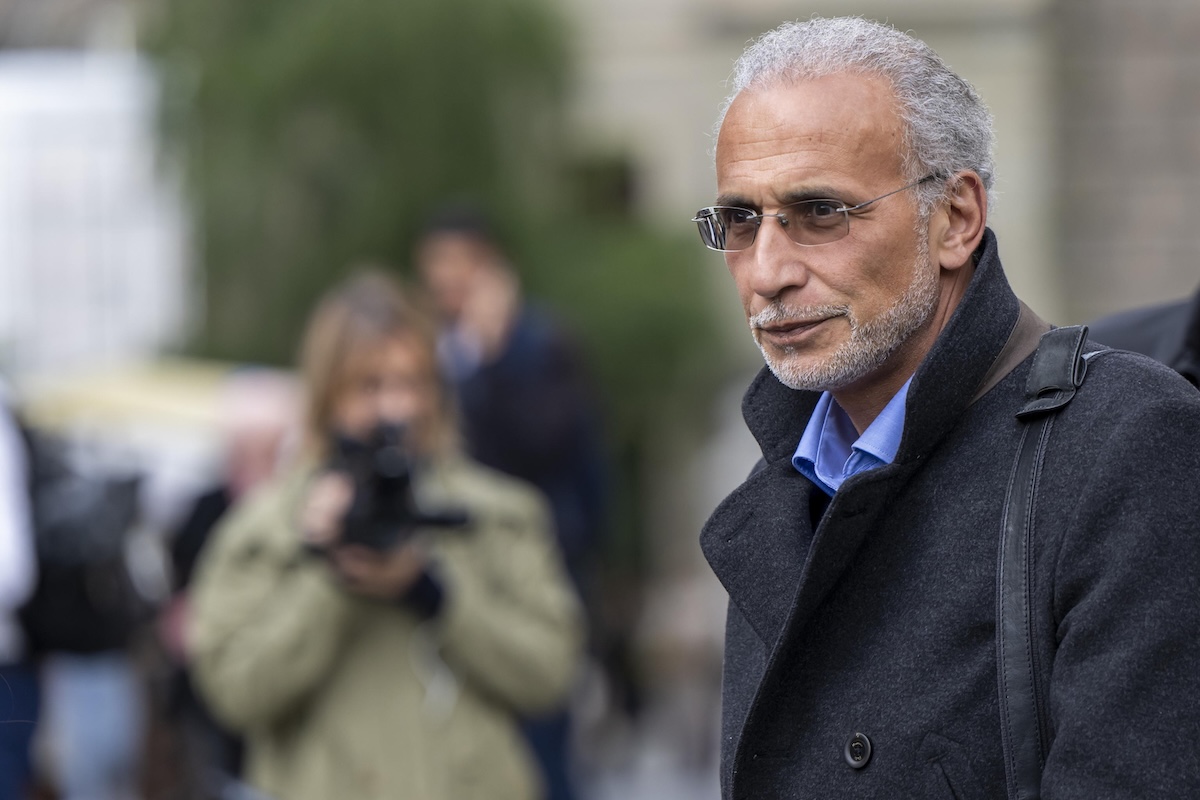 Tariq Ramadan condannato a 18 anni di carcere in Francia per stupro di tre donne