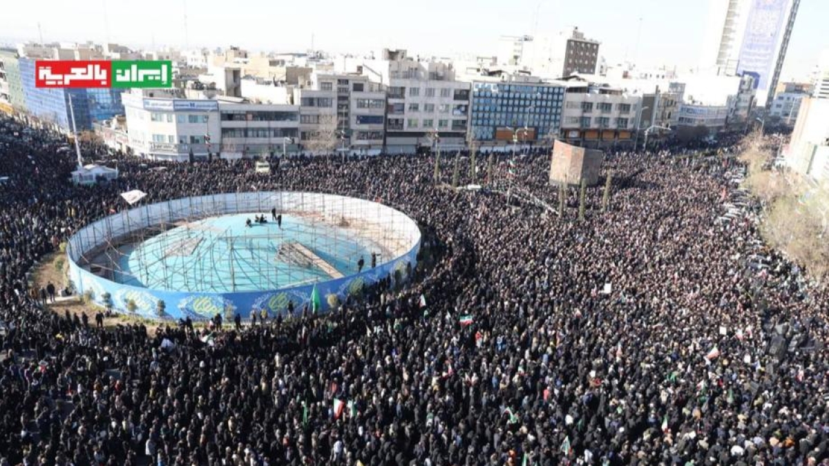 Teheran, il regime in piazza: ma solo il 20% sostiene gli ayatollah
