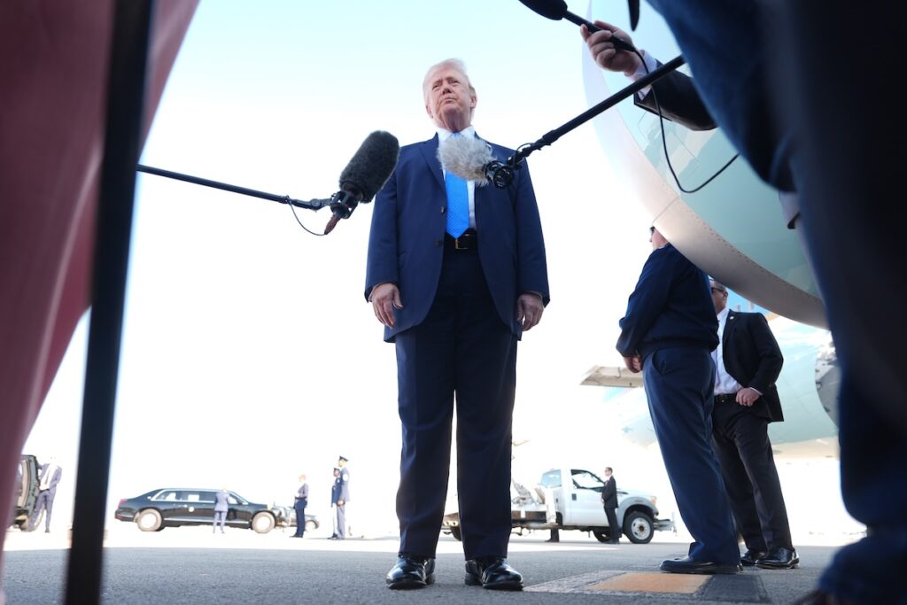 Trump annuncia possibili negoziati Usa-Iran per riaprire lo stretto di Hormuz e porre fine alla guerra in Medio Oriente