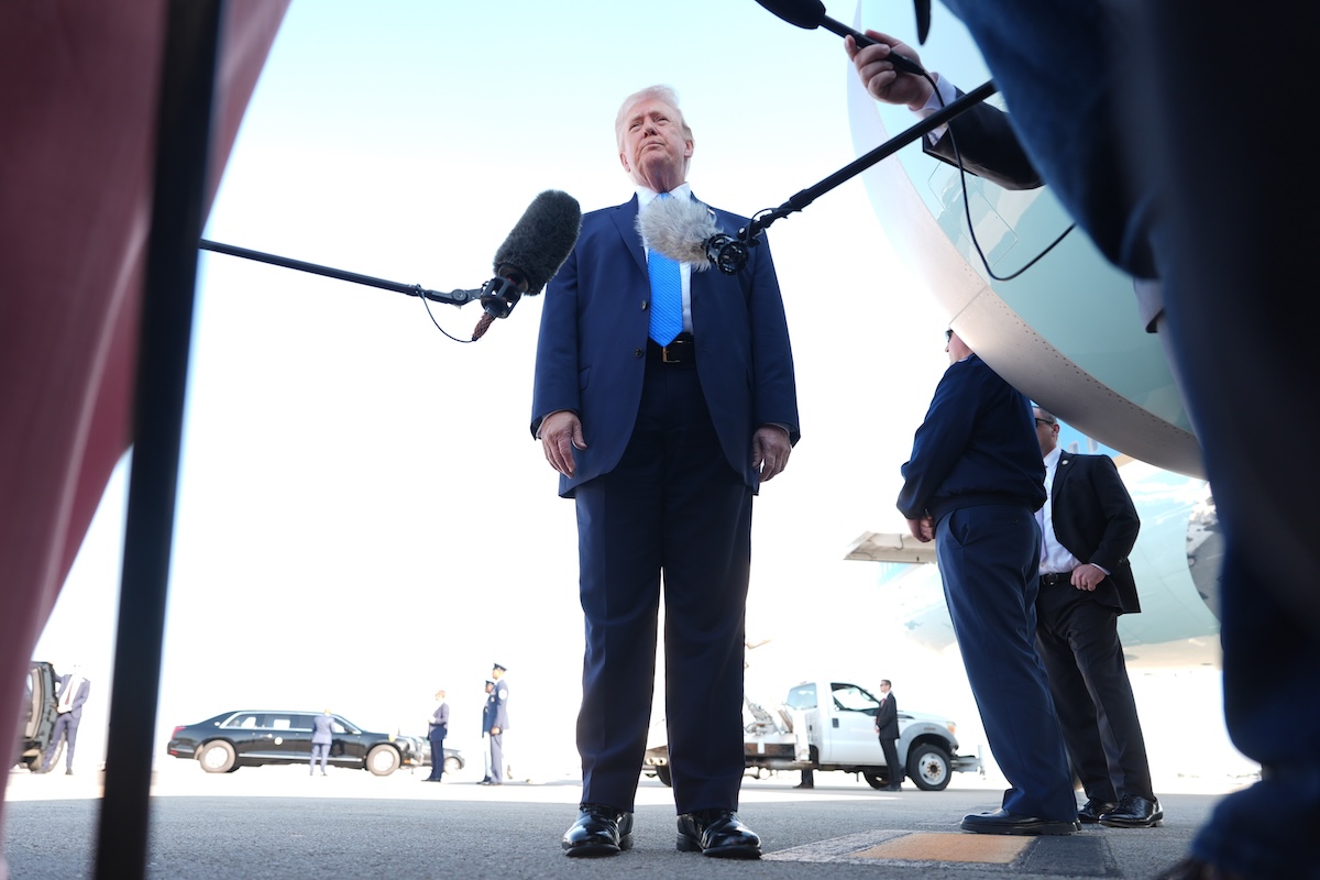 Trump annuncia possibili negoziati Usa-Iran per riaprire lo stretto di Hormuz e porre fine alla guerra in Medio Oriente