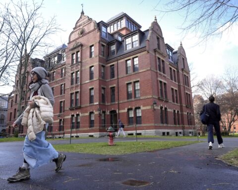 Trump fa causa a Harvard per antisemitismo, accusando l'università di non agire contro episodi discriminatori