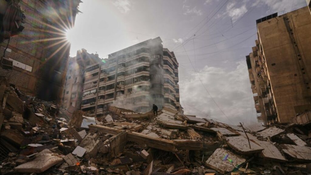 Trump invita i Paesi a inviare navi da guerra per garantire la sicurezza dello Stretto di Hormuz