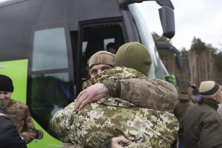Trump sollecita Zelensky a trovare un accordo per porre fine alla guerra in Ucraina