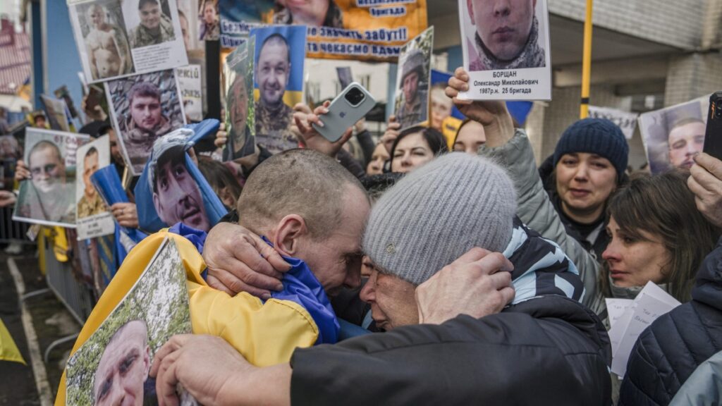 Ucraina: allerta aerea e raid russi causano feriti a Kharkiv e Chuguiv