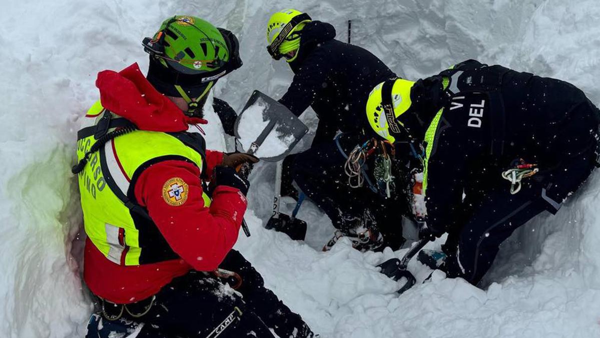 Valanga in Alto Adige: soccorsi in corso per scialpinisti travolti a Racines