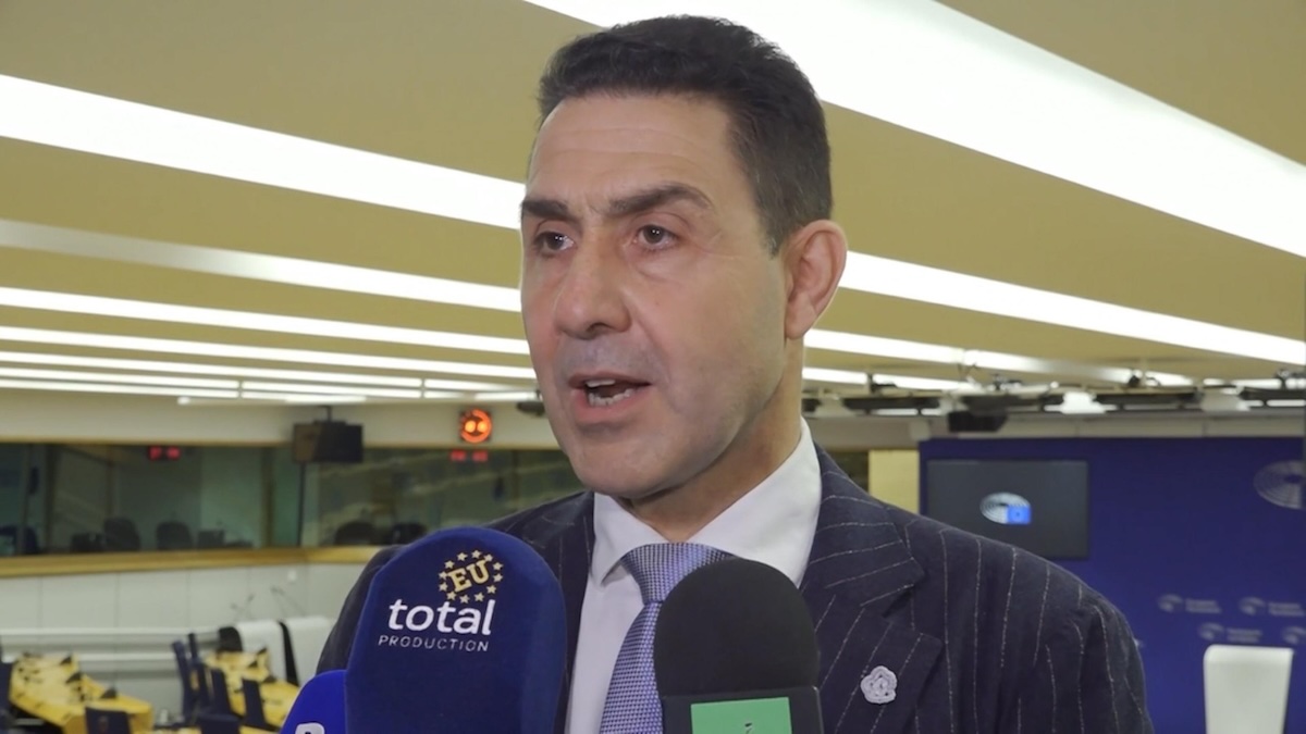 Vannacci propone: «Riavviare le importazioni di gas dalla Russia per affrontare l'aumento delle bollette»