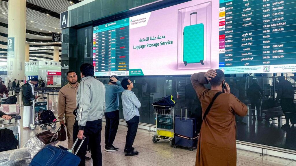 Viaggi nel Golfo: diritti e rimborsi per chi ha prenotato voli verso aree di conflitto