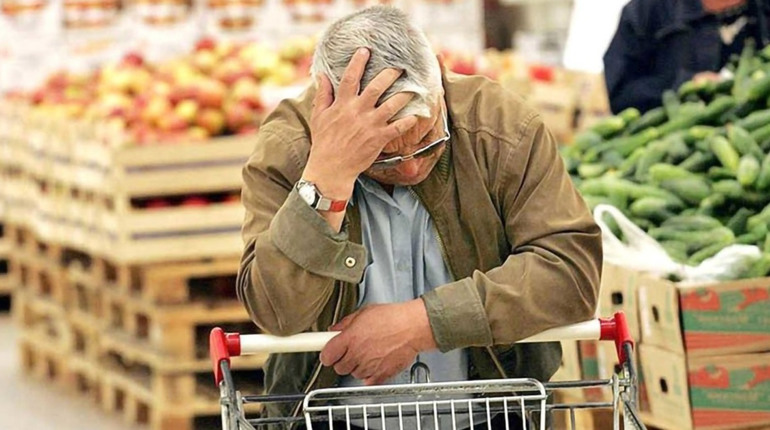 Minsk valuta limiti alle carte bancarie mentre cresce il controllo finanziario