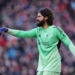 Alisson in volo verso l'Italia per trattative con la Juventus