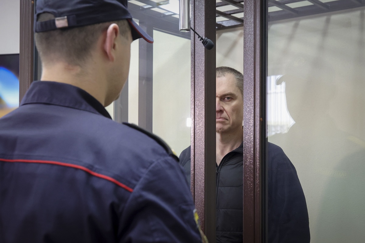 Andrzej Poczobut, giornalista polacco-bielorusso, liberato dopo detenuto dal 2021 in Bielorussia
