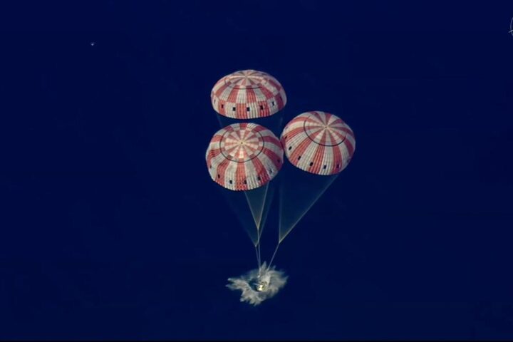 Artemis 2 torna sulla Terra dopo la missione intorno alla Luna: capsule Orion ammarata nel Pacifico