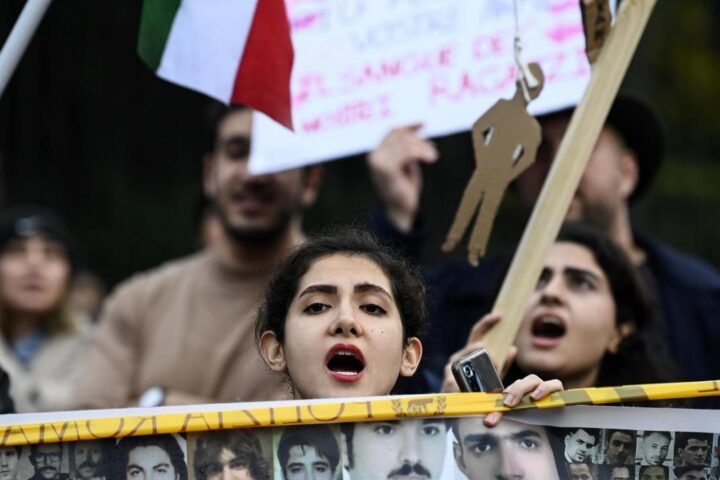 Aumento record delle esecuzioni in Iran: oltre quattro persone giustiziate al giorno nel 2025