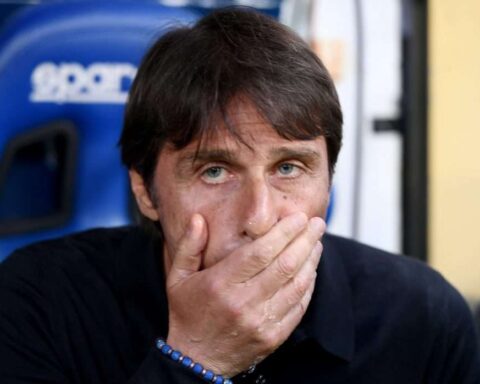 Aurelio De Laurentiis vuole separarsi dall'allenatore del Napoli, Antonio Conte