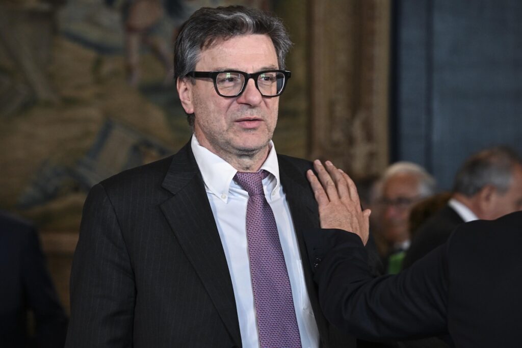 Bankitalia critica il governo sui tagli alle accise: «Interventi limitati e di breve durata»