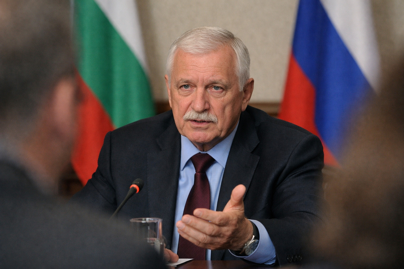 Mosca rivendica il ruolo nella vittoria del partito filorusso in Bulgaria: le parole del generale Rešetnikov