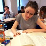 Cambiamenti nei licei italiani: addio alla Geostoria e nuova attenzione all'intelligenza artificiale