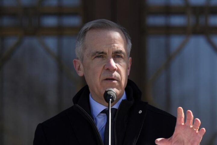 Carney ottiene la maggioranza in Parlamento canadese e sfida Trump con un piano di difesa autonomo