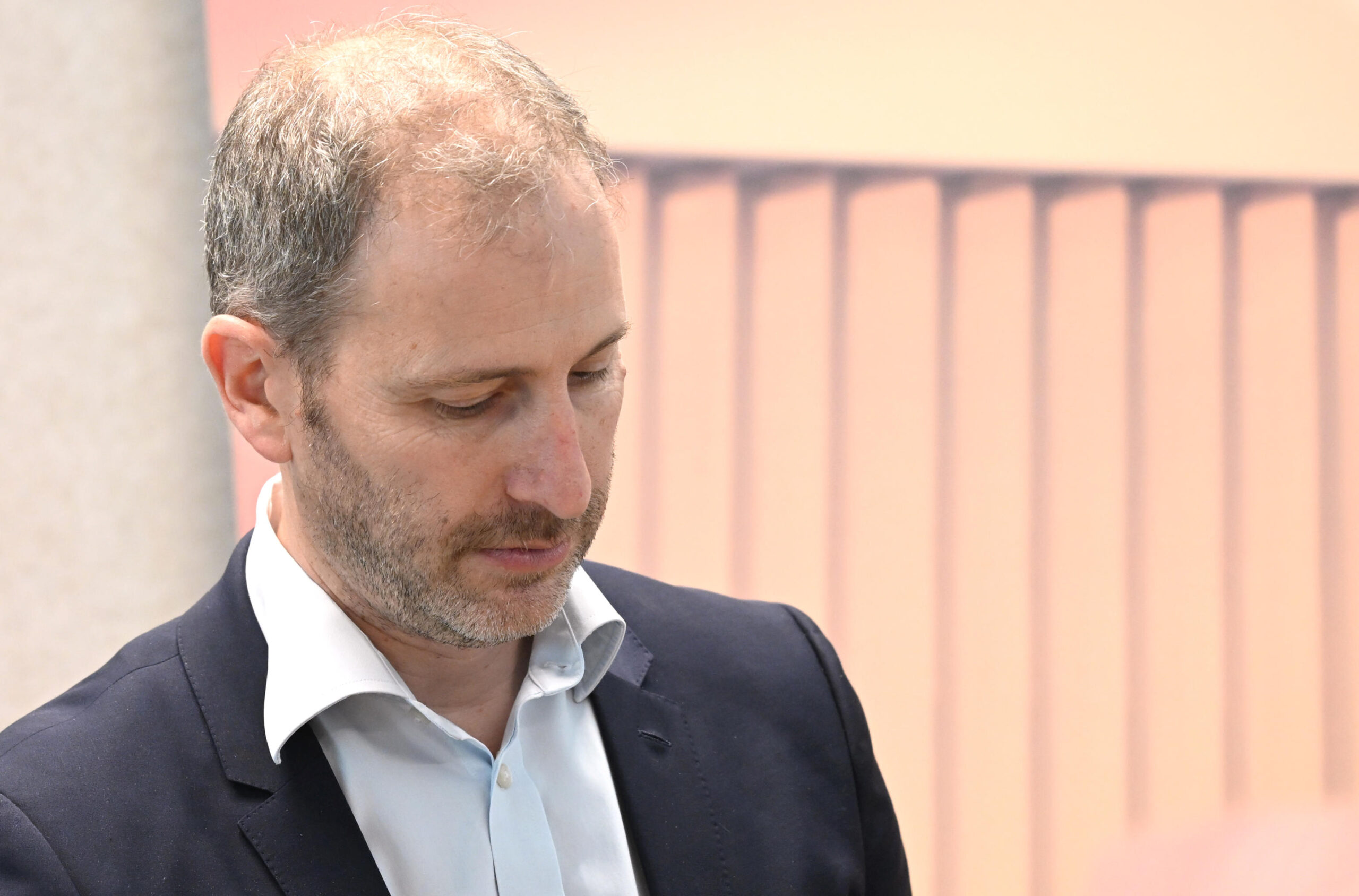 Casaleggio accusa Conte: «I valori del M5s sono scomparsi. Lasci il nome e il simbolo»