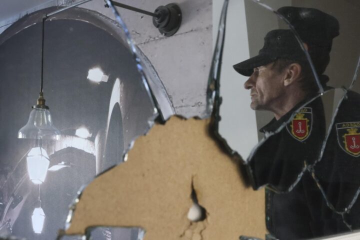 Cittadini peruviani ingannati e inviati in Ucraina: almeno 8 morti e 5 feriti