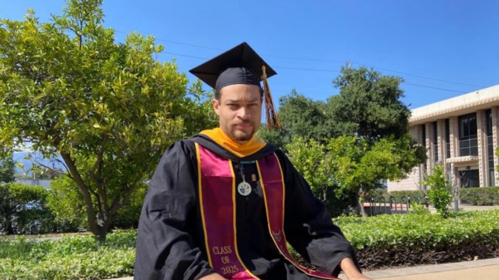 Cole Tomas Allen, accusato di tentato omicidio di un agente, in attesa di incriminazione