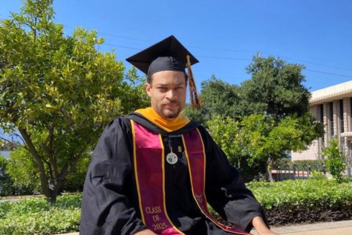 Cole Tomas Allen, accusato di tentato omicidio di un agente, in attesa di incriminazione