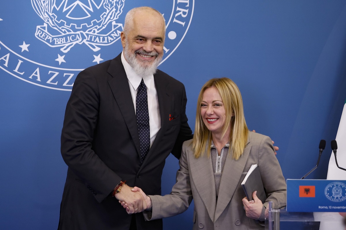 Corte Ue approva protocollo Italia-Albania per Cpr, Meloni esulta su tempi perduti