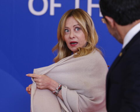 Crisi energetica, Meloni propone allentamento regole aiuti di Stato: «Italia non è sola in Ue»