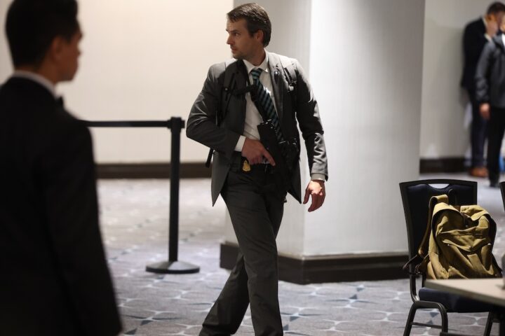 Critiche al Secret Service dopo la sparatoria alla cena dei corrispondenti a Washington