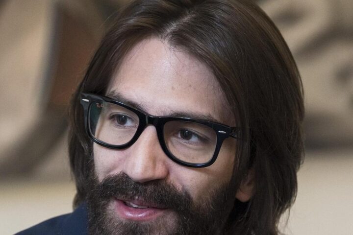 Del Vecchio accusa ricatto con report falsi e violazione della privacy