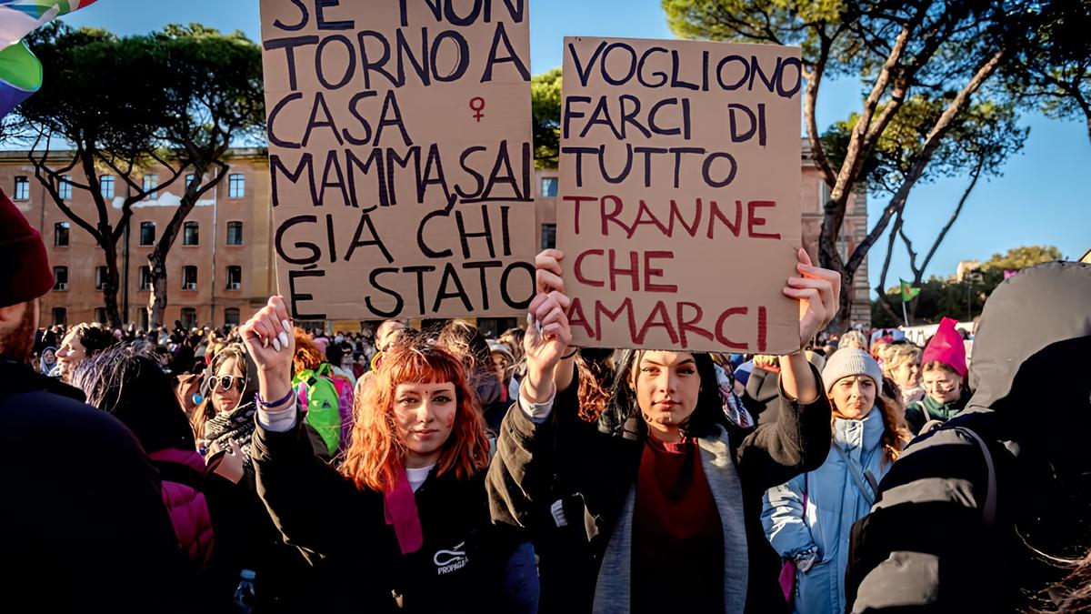 Doppio omicidio e suicidio a Cossombrato: ex marito uccide la ex e il compagno prima di lanciarsi dalla torre