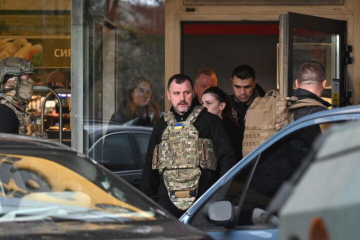 Elezioni in Bulgaria: l'ex presidente filorusso Radev favorito per la vittoria