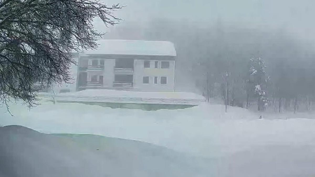 Emergenza maltempo in Abruzzo: esercito mobilitato per evacuare undici bloccati in hotel a Passolanciano