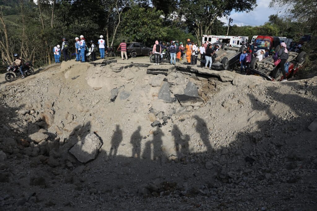 Esplosione di una bomba a Cajibío: 14 morti e 38 feriti in Colombia