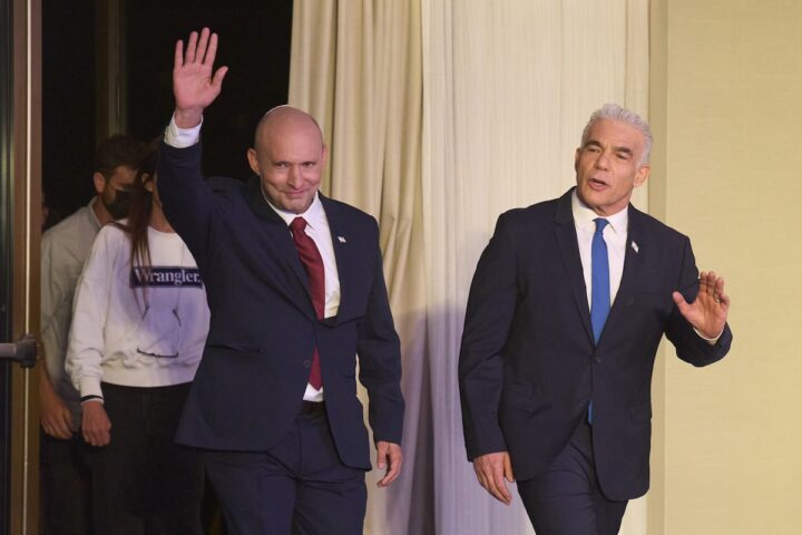 Formazione di una nuova alleanza politica in Israele, Bennett e Lapid uniscono forze contro Netanyahu