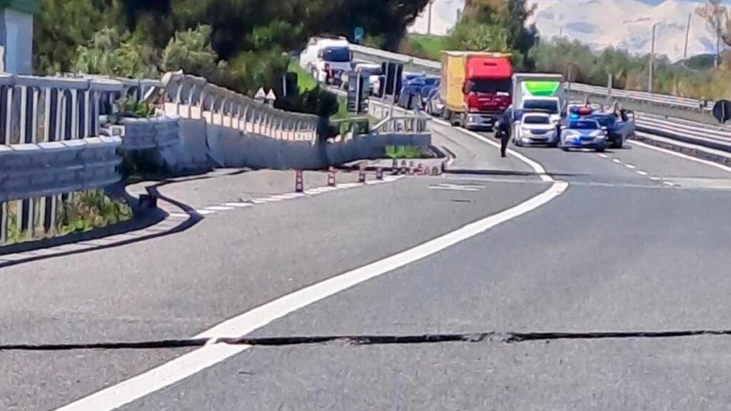 Frana attiva a Petacciato manda in tilt l'Adriatico: chiusure sull'A14 e ritardi ferroviari