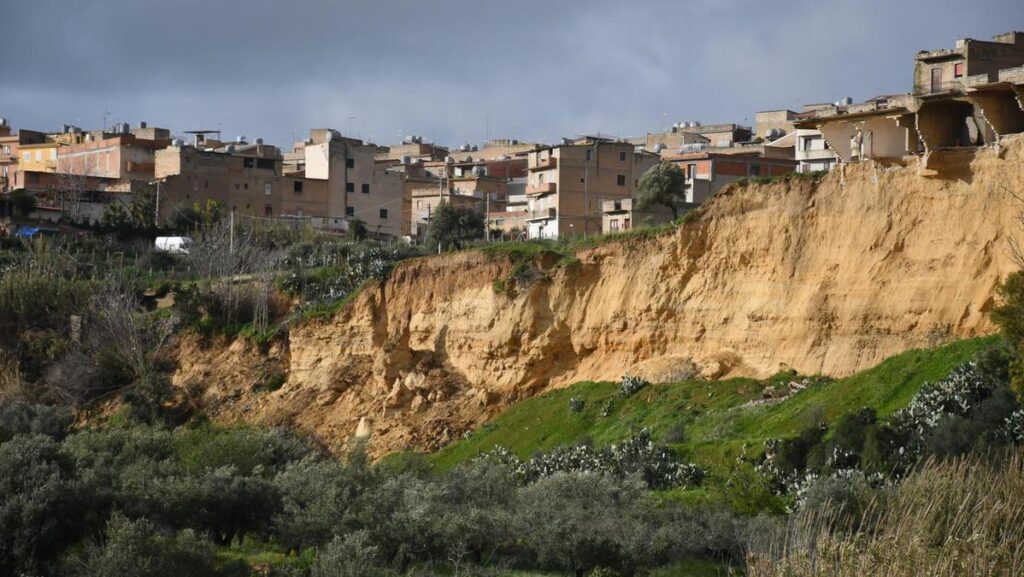 Frana di Niscemi: 13 indagati, tra cui quattro ex presidenti della Regione e il ministro Musumeci