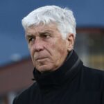 Gian Piero Gasperini in lacrime durante la conferenza stampa per Roma