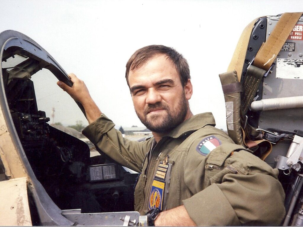 Gianmarco Bellini: il pilota italiano abbattuto in Iraq nel 1991 parla del coraggio dei top gun oggi